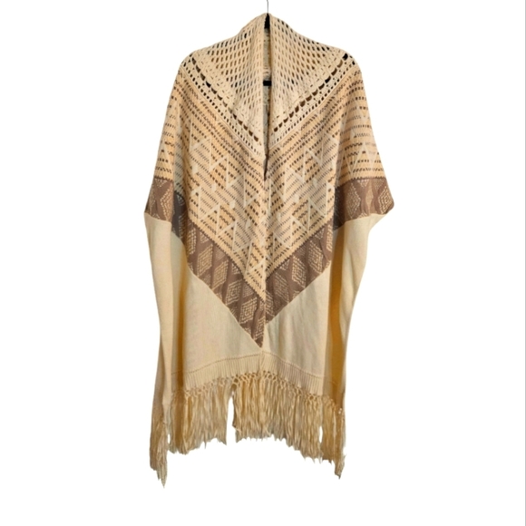 Anthropologie Accessories - Anthropologie Calipatria Poncho by Moth with Fringe Detail Neutral Tan Cream EUC